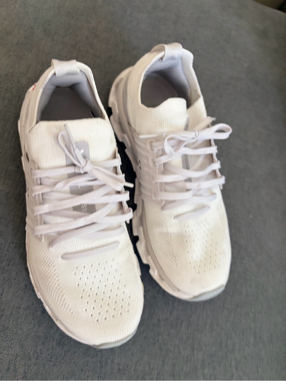 On Cloud Running Shoes - White - Picture 5 of 7